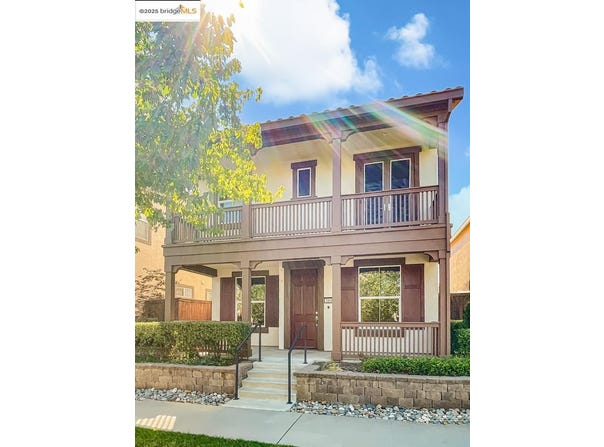 3168 Village Plaza DR, Roseville, CA 95747