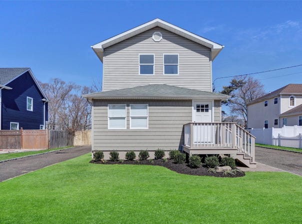 83 Fairview Avenue, Islip Terrace, NY 11752