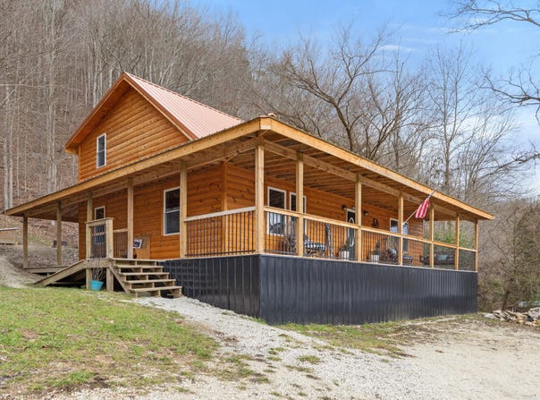 1276 Manning Road, Slade, KY 40376