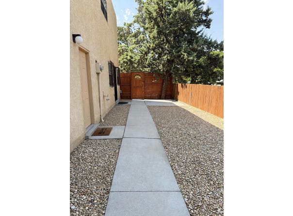 12000 Stilwell Drive NE, Albuquerque, NM 87112