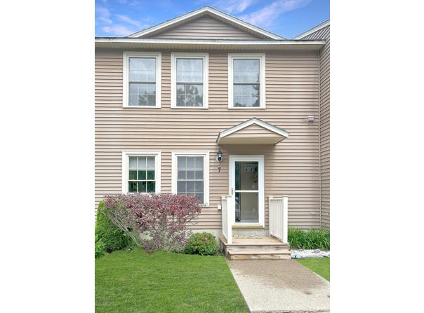 1016 State Street, Bangor, ME 04401