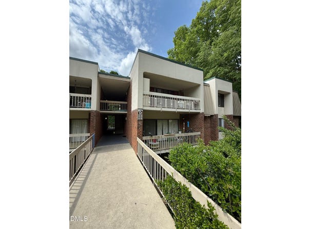500 Umstead Drive, Chapel Hill, NC 27516