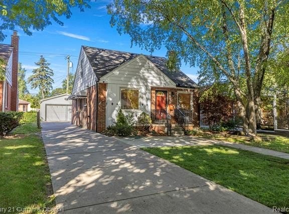 6879 N Lafayette Street, Dearborn Heights, MI 48127