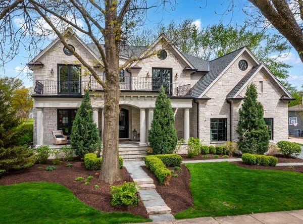 1017 Royal Bombay Court, Naperville, IL 60563