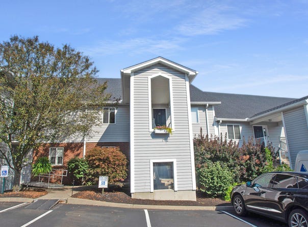 22 Carriage House Drive, Fort Thomas, KY 41075