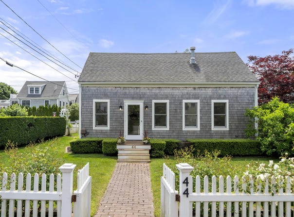 44 Pleasant Street, Provincetown, MA 02657
