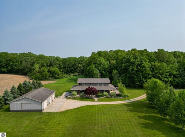 1584 W Chapman Road, Mt Pleasant, MI 48858