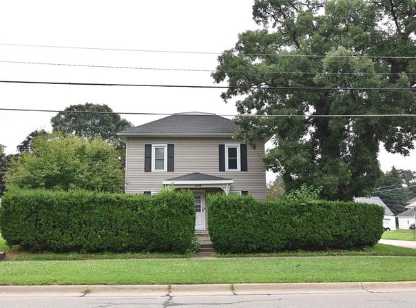406 6th Ave. S.W., Independence, IA 50644