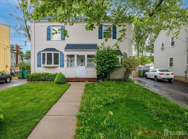 8 MacArthur Drive, Edison, NJ 08837