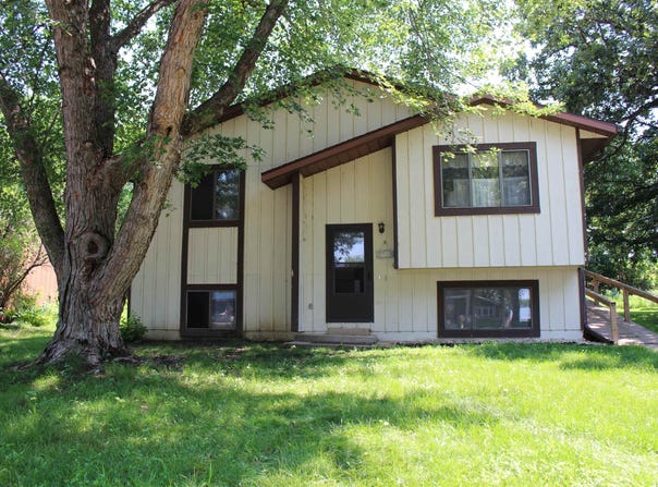 2809 Center Lake Drive, Spirit Lake, IA 51360