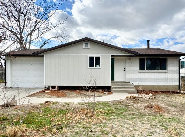 954 E CARNATION Dr, White City, UT 84094