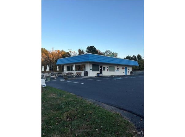 5130 Chestnut, Emmaus Boro, PA 18049