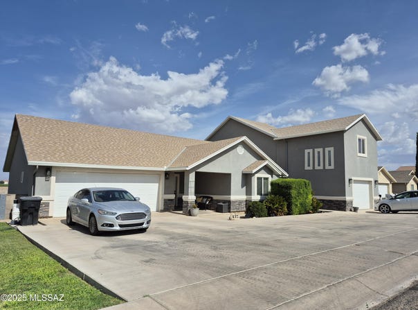 417 N 1st Avenue, Thatcher, AZ 85552