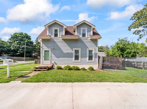 3935 8th Street, Des Moines, IA 50313