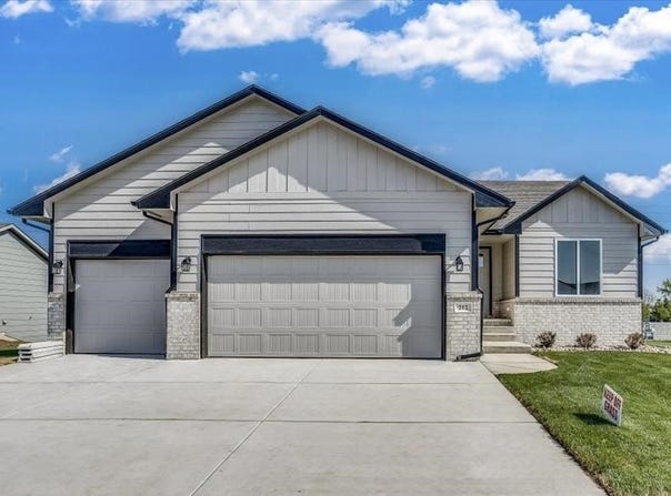 212 E Ripley Ct, Derby, KS 67037
