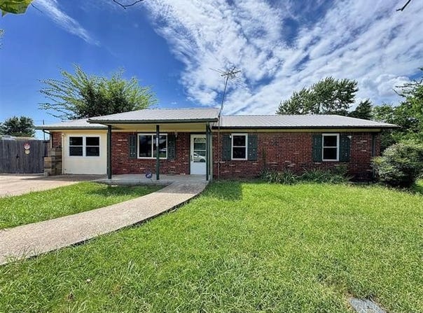 17564 W Grandview Drive, Tahlequah, OK 74464