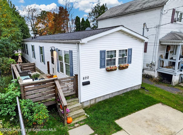820 Throop Street, Dunmore, PA 18512