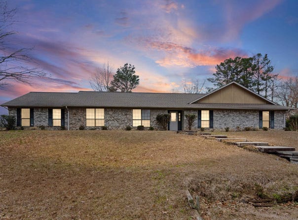 165 DEVILS BACKBONE Rd, Saltillo, MS 38866