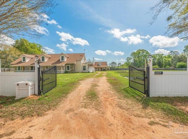 5556 Chalker Rd, Molino, FL 32577