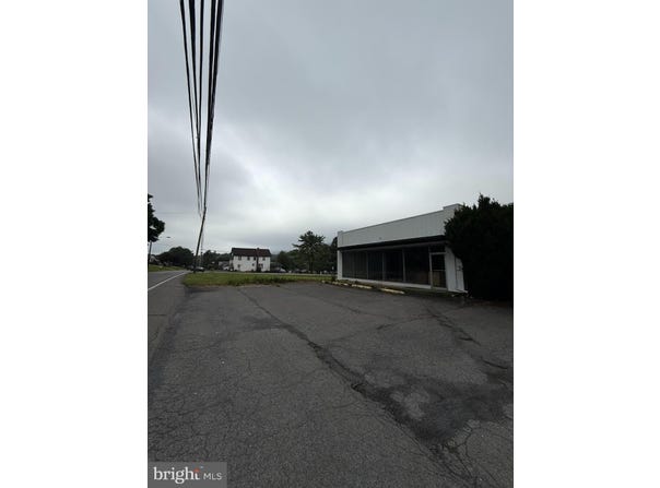 866 STATE STREET, MILLERSBURG, PA 17061