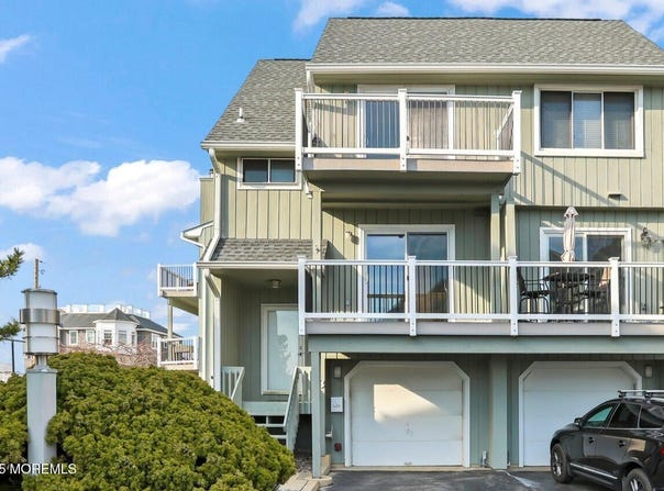 5 Island View Way, Sea Bright, NJ 07760