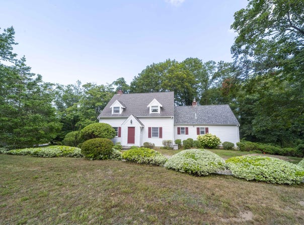 4 Ambleside Drive, Falmouth, MA 02540