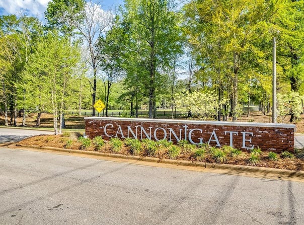 1482 Maggie Drive, 