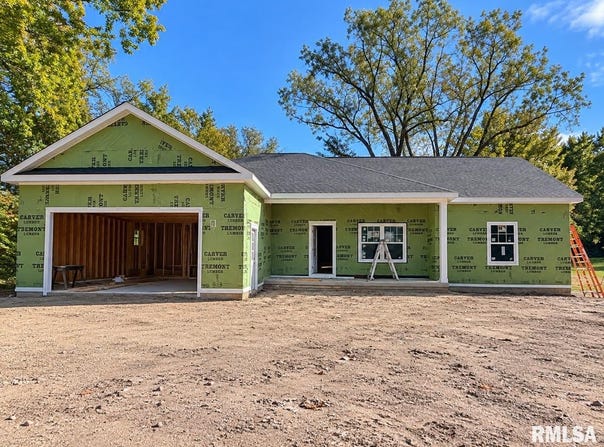 10014 N GARDEN Lane, Peoria, IL 61615