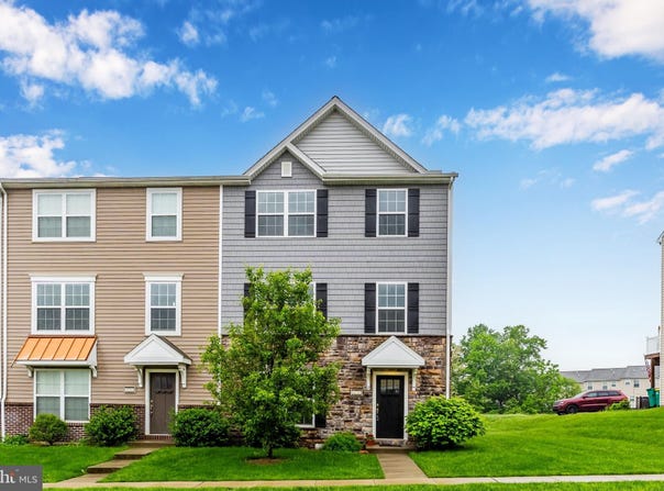 4270 WILD ORCHID LANE, ENOLA, PA 17025