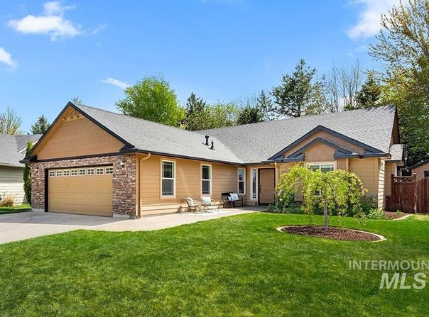 2381 E Satterfield St, Meridian, ID 83646