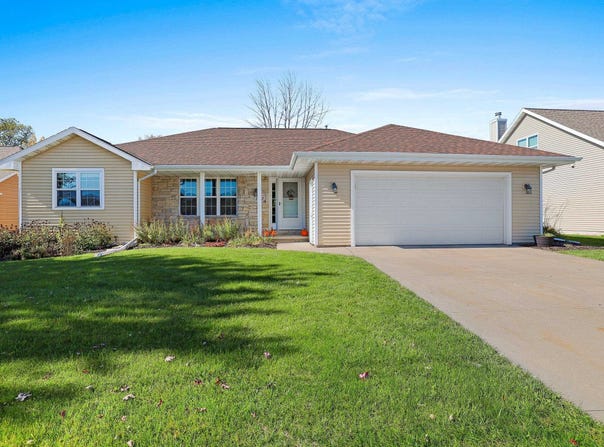 2182 W MELCORN Circle, DE PERE, WI 54115-7120