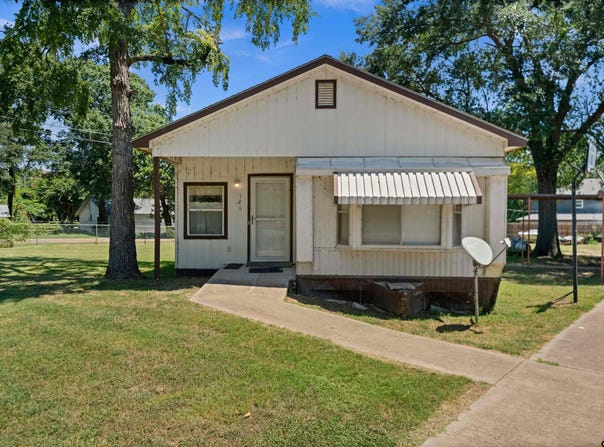136 Palisade Dr, Gun Barrel City, TX 75156