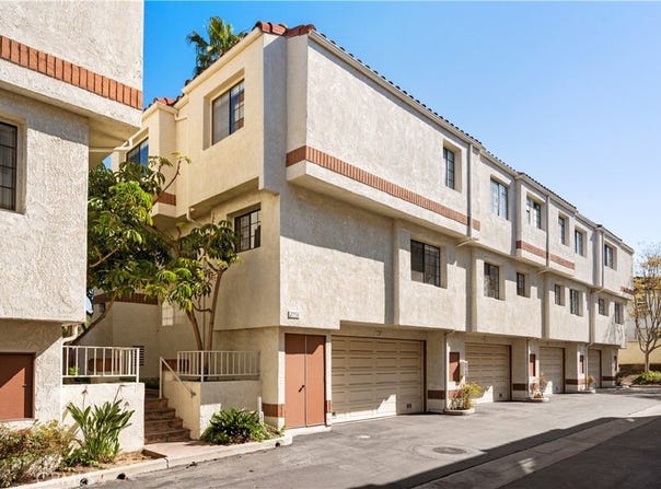 2931 Plaza Del Amo, Torrance, CA 90503