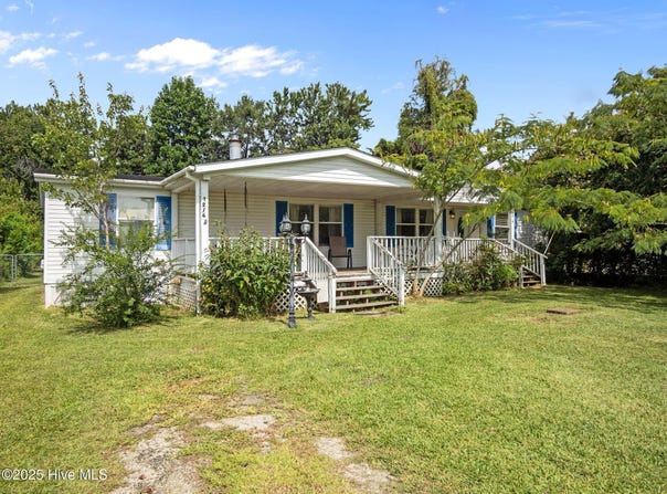 1274 Newport Loop Road, Newport, NC 28570