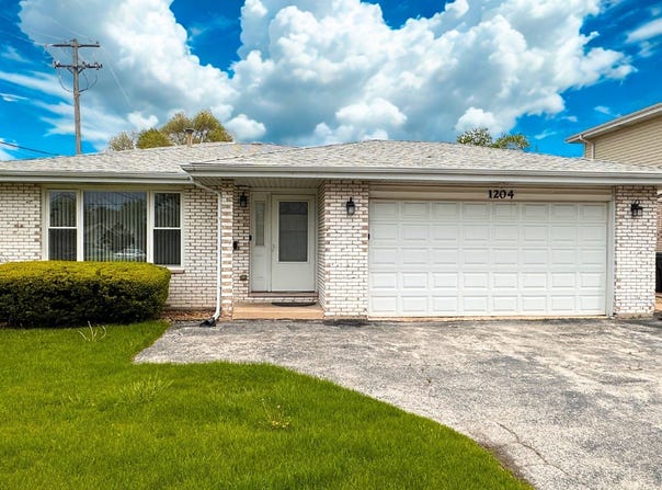 1204 E 154th Street, South Holland, IL 60473