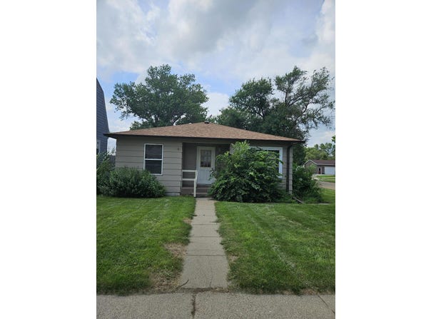 1023 N 1st Street, Aberdeen, SD 57401