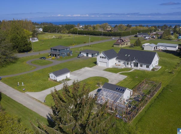 43 Triopha Ln, Sequim, WA 98382