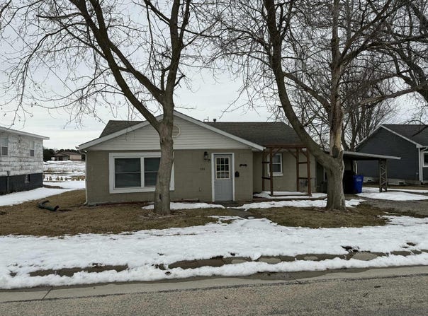 255 E Monroe, Winthrop, IA 50682