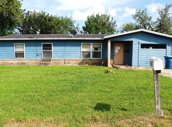 1500 E Bowie Street, Beeville, TX 78102
