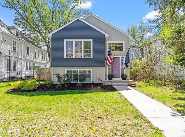 562 3rd Avenue, Troy, NY 12182