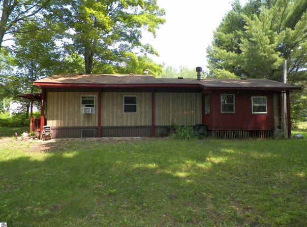 611 Yosemite, Cadillac, MI 49601