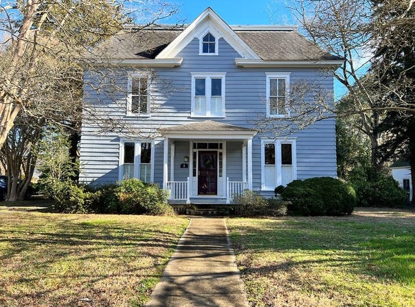4 LEE ST, ONANCOCK, VA 23417