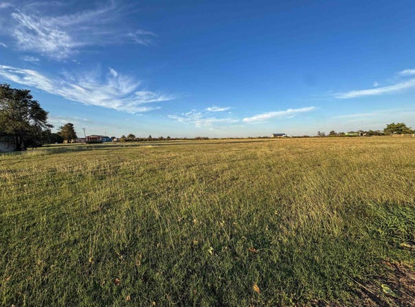 E 1st, Leedey, OK 73654-9998