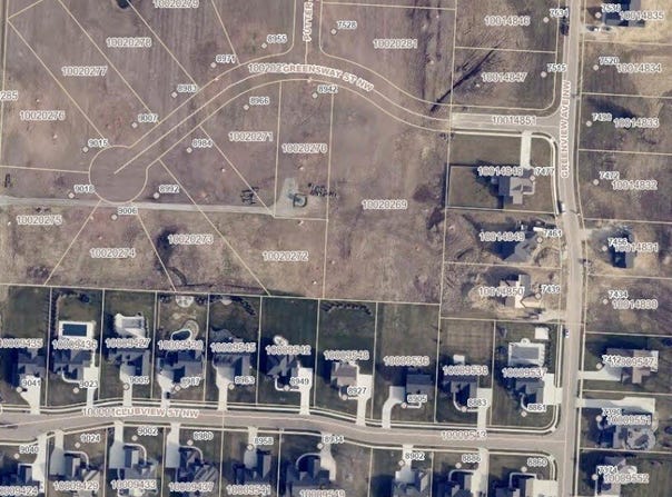8920 GREENSWAY STREET NW, MASSILLON, OH 44646