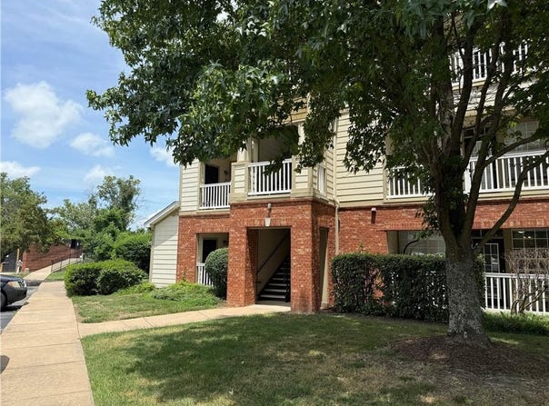 4254  NE Meadow Creek  CIR Unit #202, Fayetteville, AR 72703