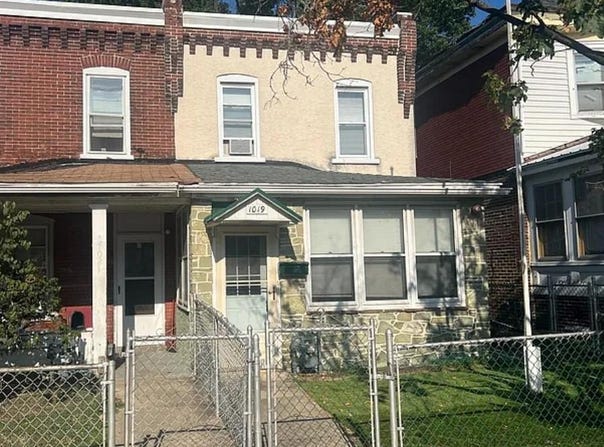 1019 YATES AVENUE, MARCUS HOOK, PA 19061