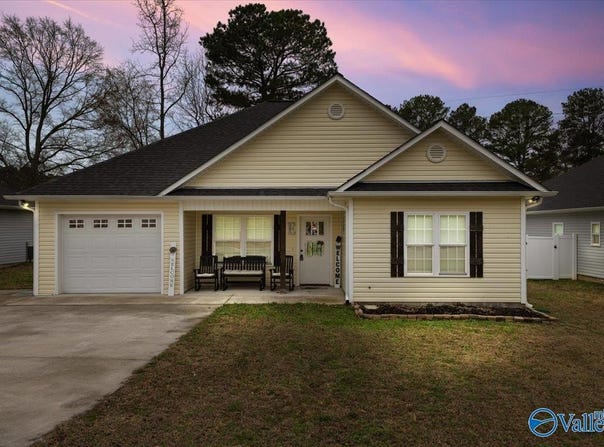 393 Central Avenue, Oneonta, AL 35121