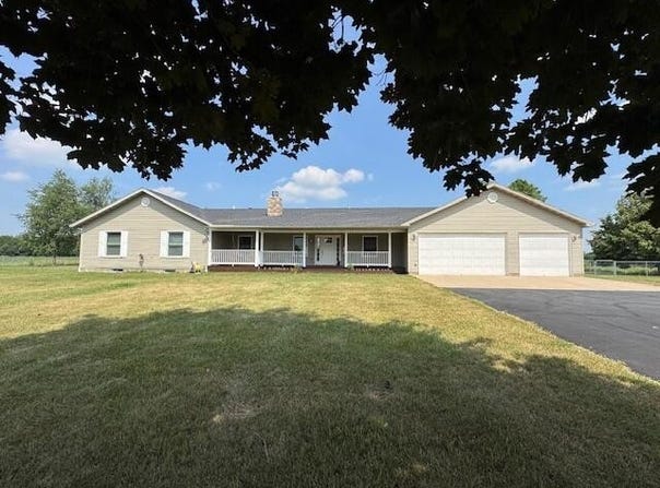 6345 Wolf Lake Road, Jackson, MI 49201