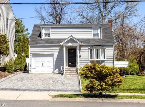 64 South Pkwy, Clifton City, NJ 07014-1412