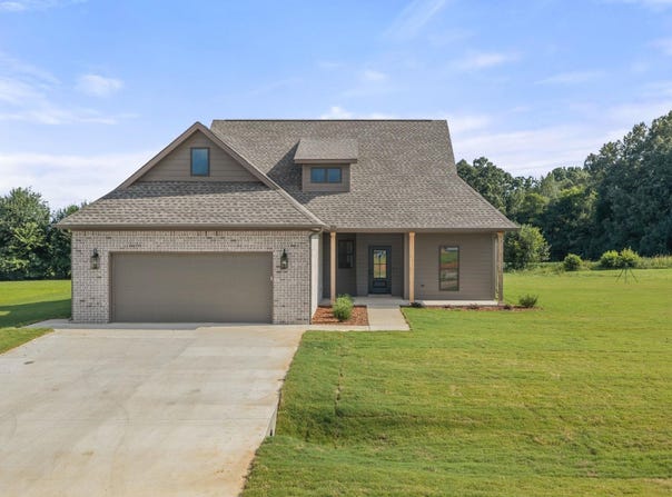 220 Spry Way, Killen, AL 35645